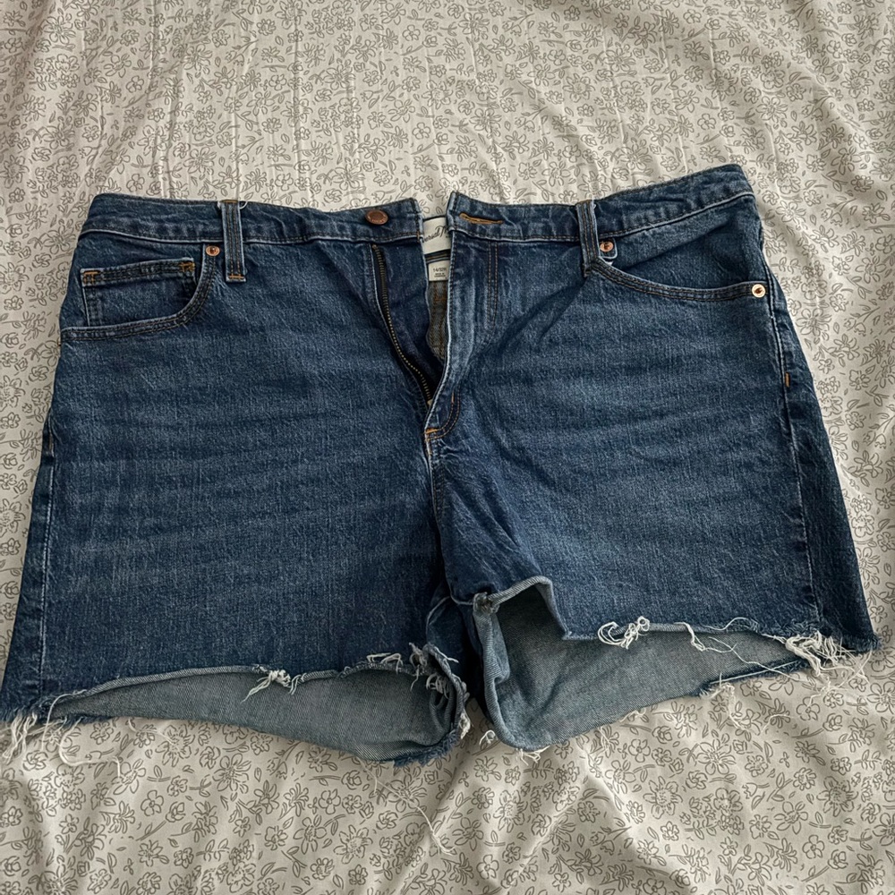 Universal Thread Blue Jean Shorts Classic Cut-Off Style